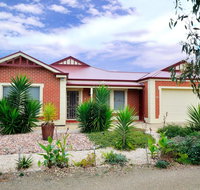 All Seasons Port Elliot Holiday House - Accommodation in Surfers Paradise