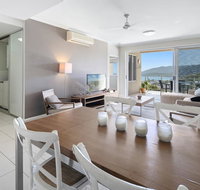 Amazing Ocean views Pool Award winning location Airlie Beach - Accommodation in Surfers Paradise