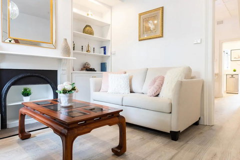 Amazing Waterview Terrace At The Rocks Sydney CBD - Accommodation in Surfers Paradise 0