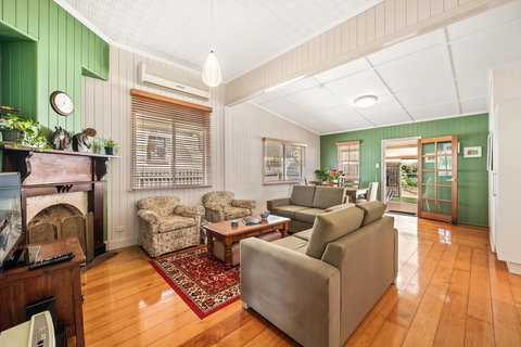 Ambiente Cottage - Pet And Family Friendly - Accommodation in Surfers Paradise 2