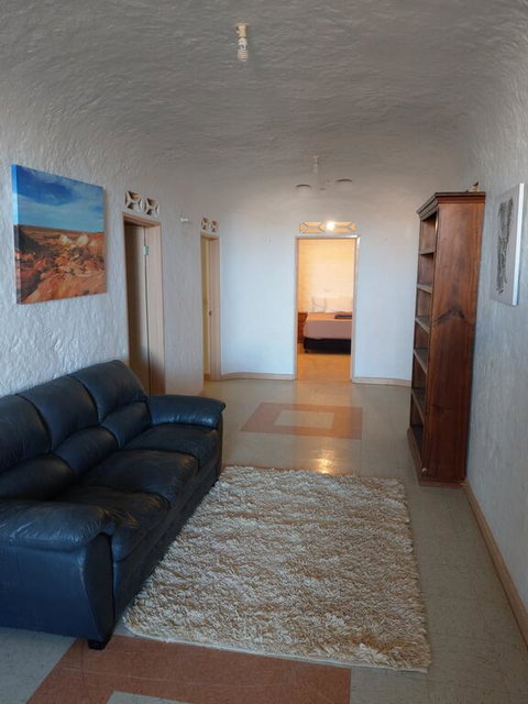 ANTE STREET DUGOUT - Accommodation in Surfers Paradise 2