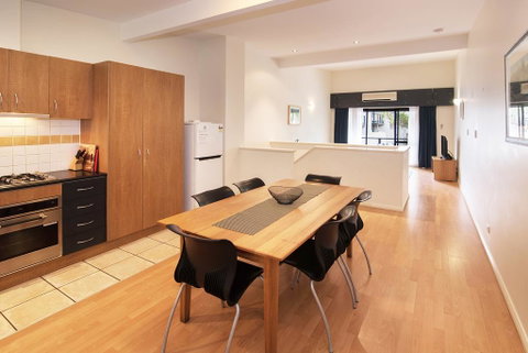 Apartment 115 - Located On The Main Street - Accommodation in Surfers Paradise 0
