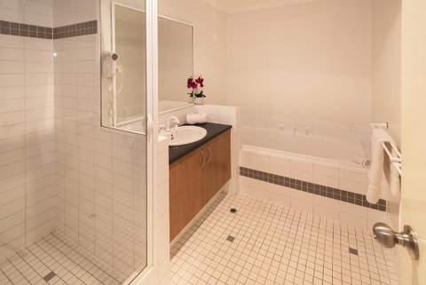 Apartment 115 - Located On The Main Street - Accommodation in Surfers Paradise 3