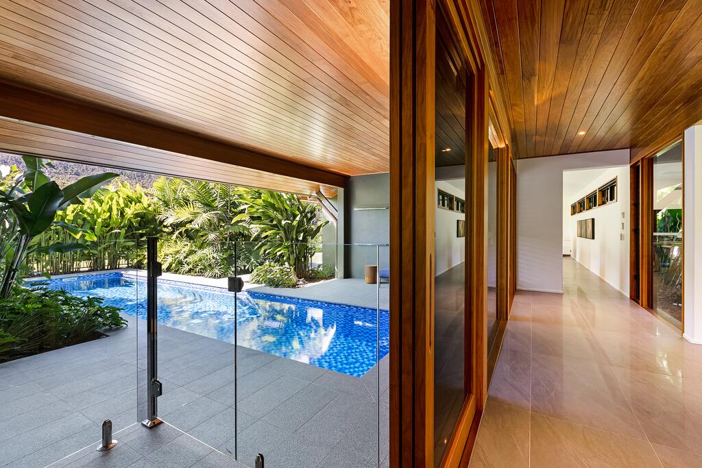 Flametree QLD Accommodation in Surfers Paradise