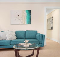 Art Deco apartment steps from harbour and beach - Accommodation in Surfers Paradise