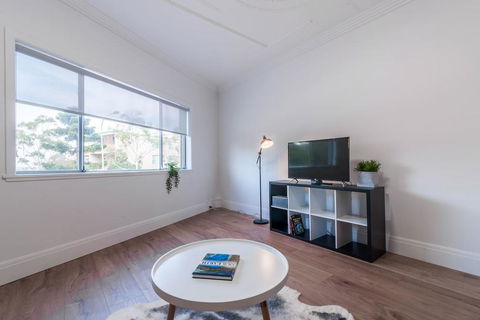 Art Deco Mosman Dream-Minutes Drive To Balmoral - Accommodation in Surfers Paradise 2