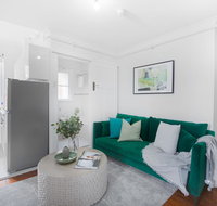 Art Deco Nook Around The Corner From Oxford St - Accommodation in Surfers Paradise