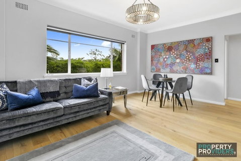 Art Deco Pad - Mosman Furnished Apartment - Accommodation in Surfers Paradise 1