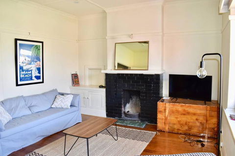 Artistic Apartment In Sunny Elwood Near St Kilda - Accommodation in Surfers Paradise 0