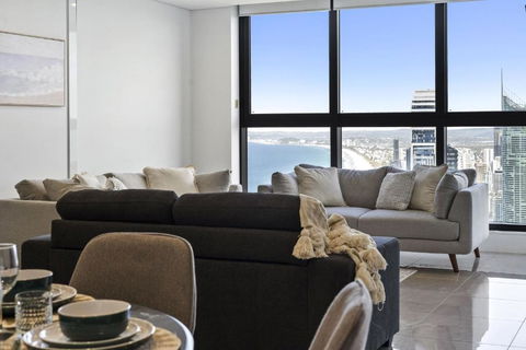 LUXURY HIGH FLOOR 3 Bedroom Unit With OCEAN Views - Q Stay - Accommodation in Surfers Paradise 3