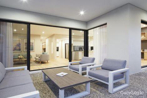 Luxury Bedrooms In A Resort Style Home - Accommodation in Surfers Paradise 2