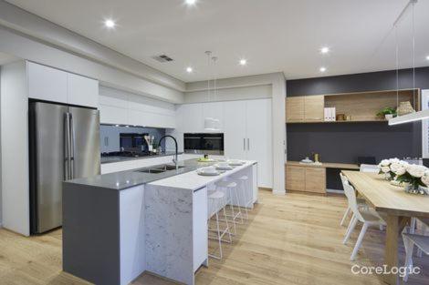 Luxury Bedrooms In A Resort Style Home - Accommodation in Surfers Paradise 3