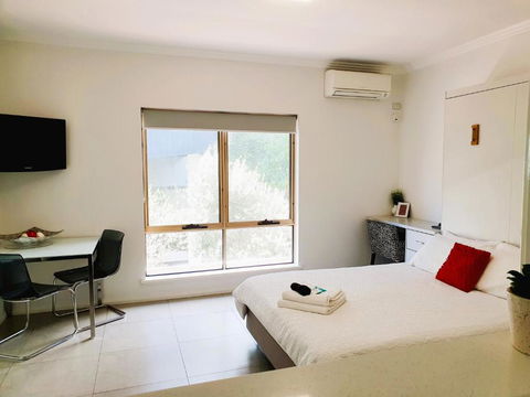 M4 West Perth Studio Apartment Near Kings Park - Accommodation in Surfers Paradise 3