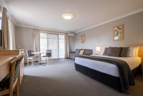 Maclin Lodge Motel - Accommodation in Surfers Paradise 0