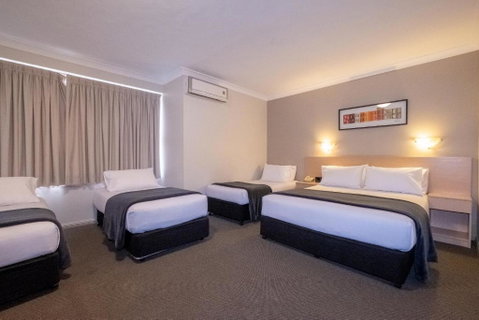 Maclin Lodge Motel - Accommodation in Surfers Paradise 2
