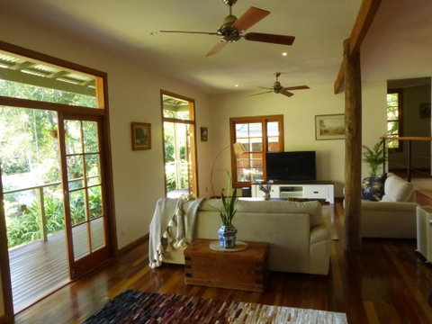 Magnolia Cottage - Accommodation in Surfers Paradise 2