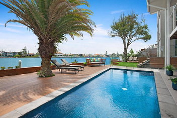 Main River Magic with Accommodation in Surfers Paradise