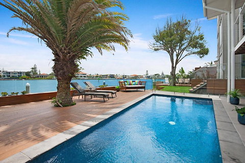 Main River Magic - Accommodation in Surfers Paradise 0