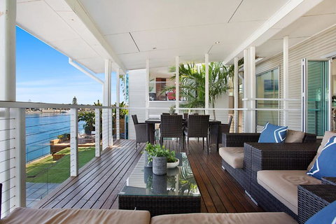 Main River Magic - Accommodation in Surfers Paradise 1