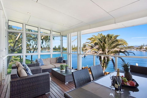 Main River Magic - Accommodation in Surfers Paradise 2