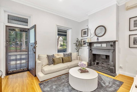 Main Street Terrace - An Elegant Urban Escape - Accommodation in Surfers Paradise 2