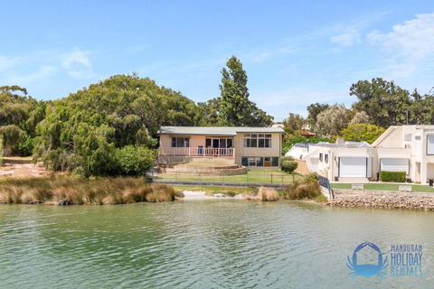 Mandurah Overlooking The Marina - Accommodation in Surfers Paradise 0