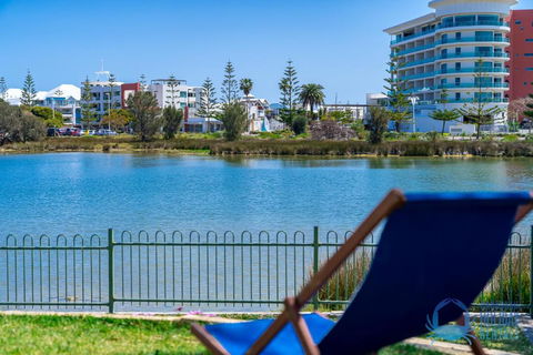 Mandurah Overlooking The Marina - Accommodation in Surfers Paradise 2