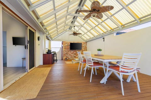 Manning Private Escape By Swan Bnb Management - Accommodation in Surfers Paradise 0