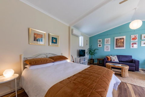 Meander Retreat - Garden Studio - Accommodation in Surfers Paradise 1