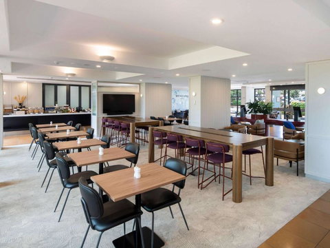 Mercure Sydney Blacktown - Accommodation in Surfers Paradise 1