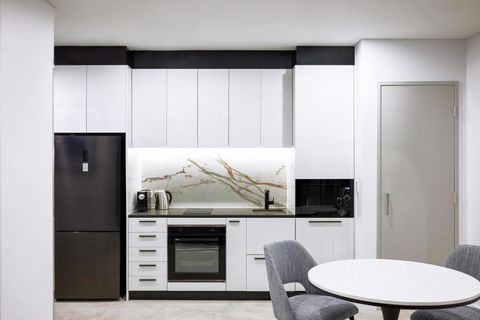 Meriton Suites Liverpool - Accommodation in Surfers Paradise 2