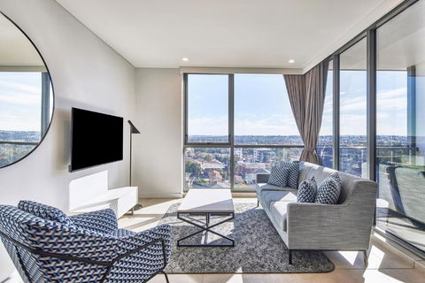 Meriton Suites Liverpool - Accommodation in Surfers Paradise 0