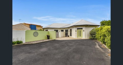 Merlot Verdelho Townhouses - Accommodation in Surfers Paradise 1
