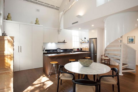 Mezzanine Magic, Bondi Junction - Accommodation in Surfers Paradise 3