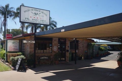 Miles Outback Motel - Accommodation in Surfers Paradise 1