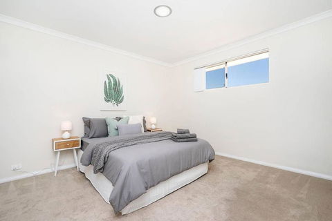 Modern Midland Retreat 2br 1 Bth - Accommodation in Surfers Paradise 1