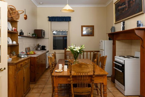 Miriams Cottage - Accommodation in Surfers Paradise 1