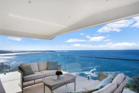 Monash Beach House - Oceanfront - Accommodation in Surfers Paradise 0