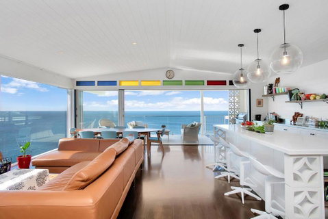 Monash Beach House - Oceanfront - Accommodation in Surfers Paradise 2
