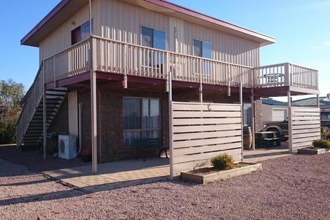 Moonta Ways - Accommodation in Surfers Paradise 0