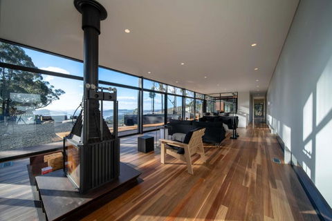 Mountain Top Snug, House Itas - Accommodation in Surfers Paradise 1