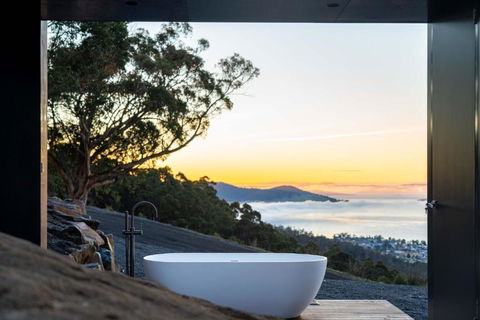 Mountain Top Snug, Studio Itas - Accommodation in Surfers Paradise 2