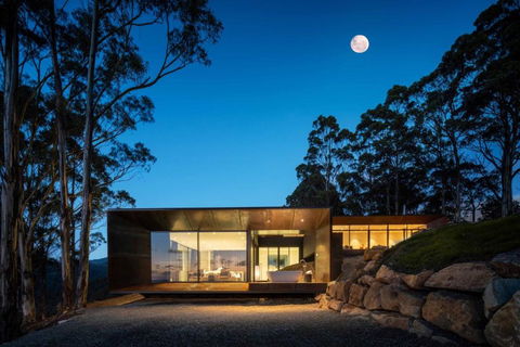 Mountain Top Snug, Studio Itas - Accommodation in Surfers Paradise 0