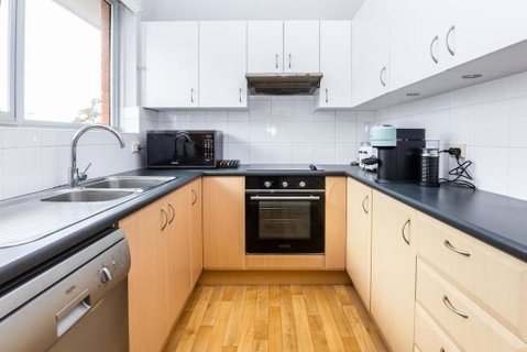 Mosman Views, 2bed, Parking, 15min Walk To Beach - Accommodation in Surfers Paradise 2