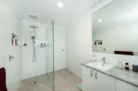 Motel Woongarra - Accommodation in Surfers Paradise 1