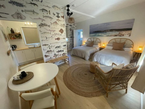 MrandMrs Fish Cabins - Accommodation in Surfers Paradise 2