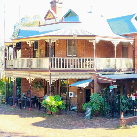 Mundaring Weir Hotel - Accommodation in Surfers Paradise 1