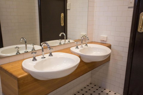 Nags Head Hotel - Accommodation in Surfers Paradise 3