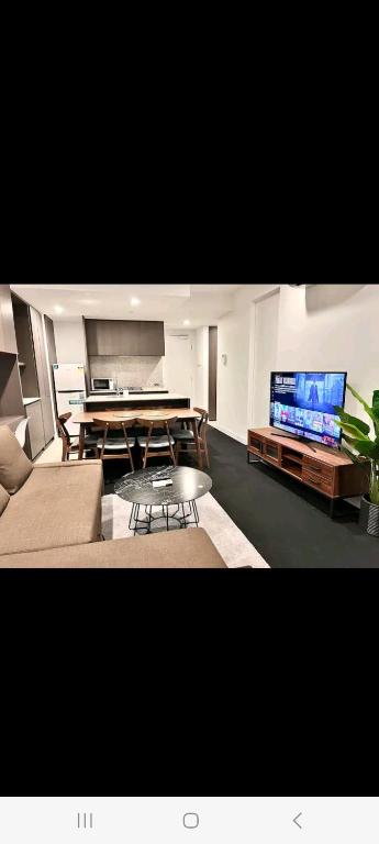 NESUTO DOCKLANDS - Accommodation in Surfers Paradise 3
