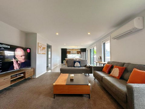 New Kingston Trampoline House - Accommodation in Surfers Paradise 2